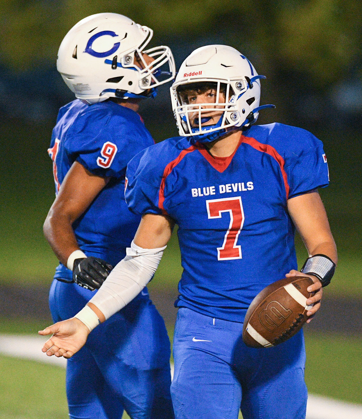 090921-qc-spt-central-football-014